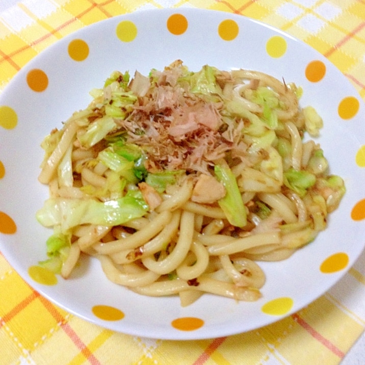 だしが香る♪ツナ入り焼きうどん